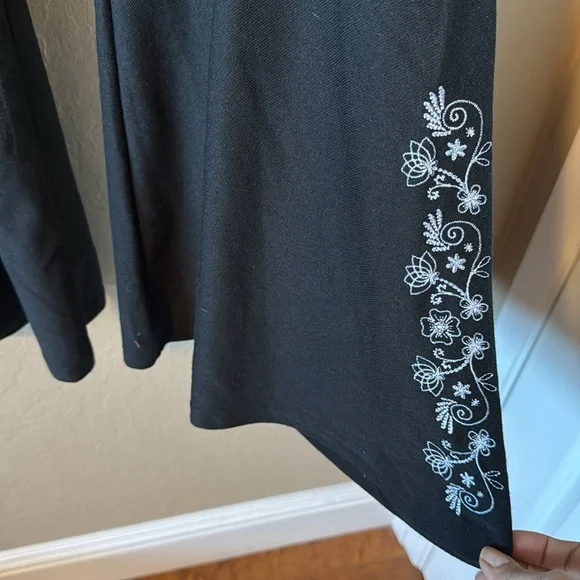 Spirit Women’s Bell Bottoms Black Pants Embroidery On Hem Large - Picture 3 of 14